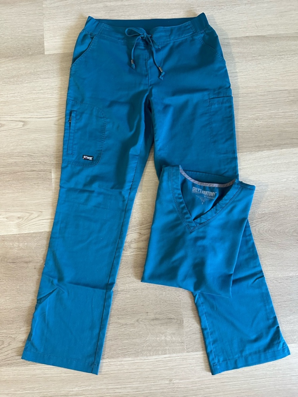 Grey's Anatomy Teal Scrub Top and Drawstring Cargo Pants